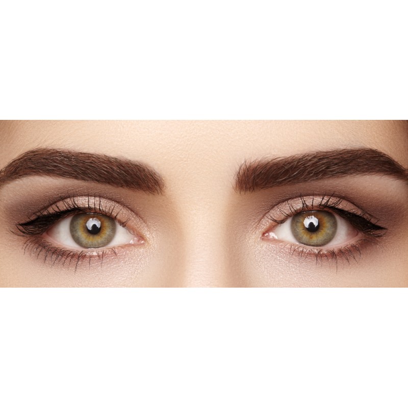 Tatouage au henné végétal, intensification et restructuration des sourcils